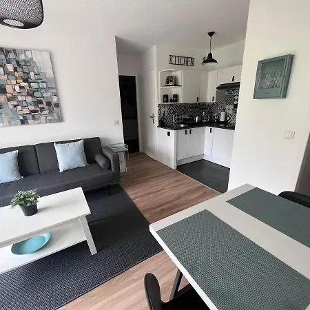 Urdina Apartment