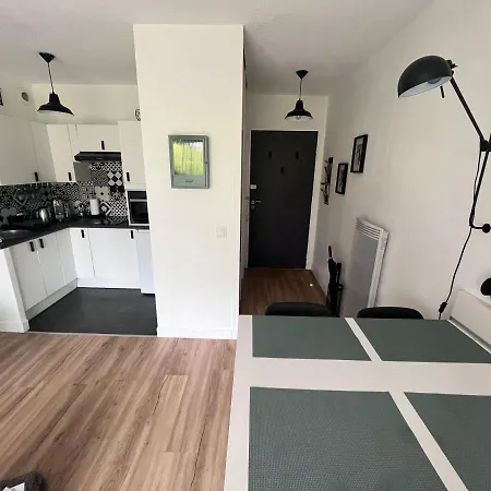 Urdina Apartment